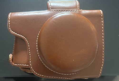 Megagear leather camera - leather,